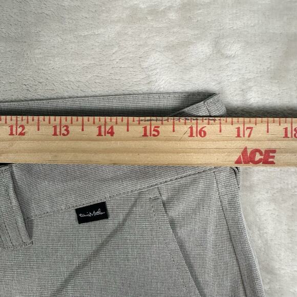 Travis Mathew Golf Shorts Tan Khaki Flat Front Lightweight 10" Men’s Size 32 - Picture 4 of 8